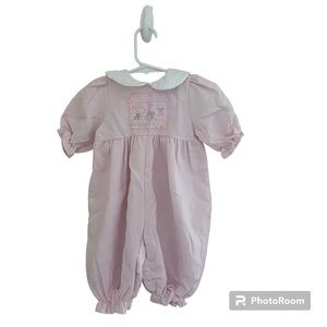 ⚪️ALEXIS: Baby girl size 6-10 lbs., pink short sleeve onesie w/embroidery⚪️